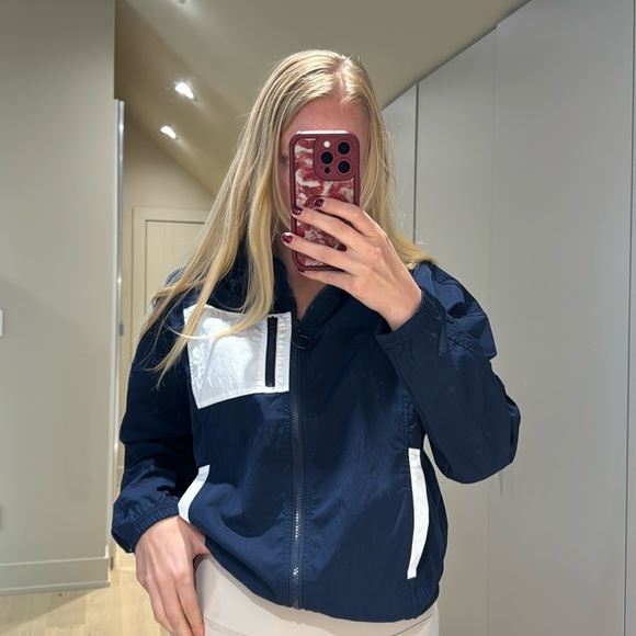 New SAGE Blue Windbreaker with White Accents – Size Small, Sleek & Lightweight - Picture 1 of 5